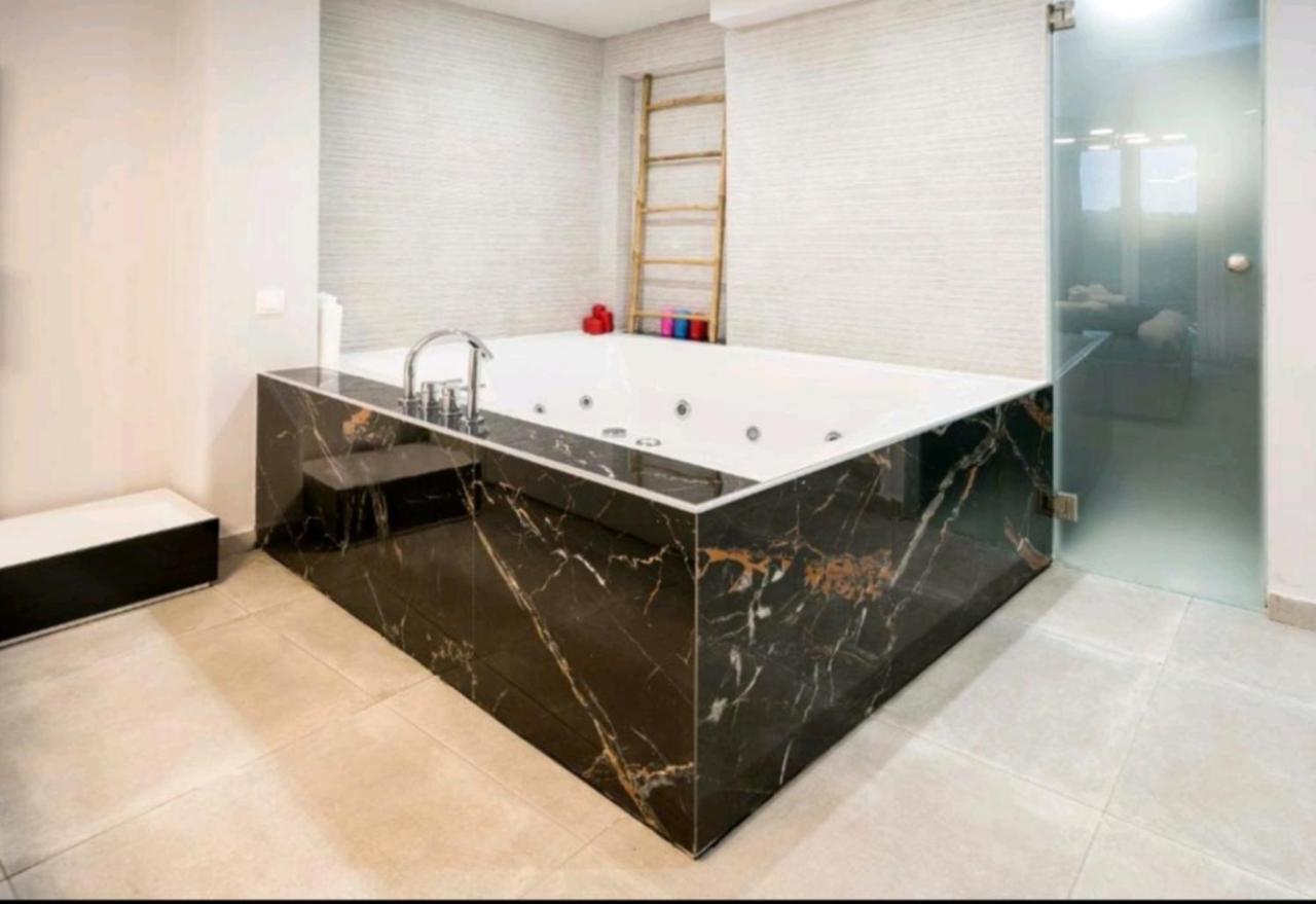 Romantic Jacuzzi Apartment Atina Dış mekan fotoğraf